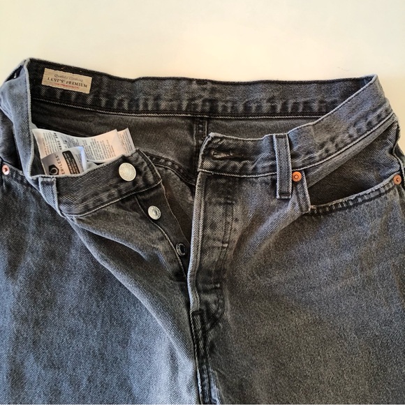 Levi’s 501 Button-fly Black Jeans Women’s W28 L32, Straight Leg Classic Mid-Rise - Picture 5 of 17